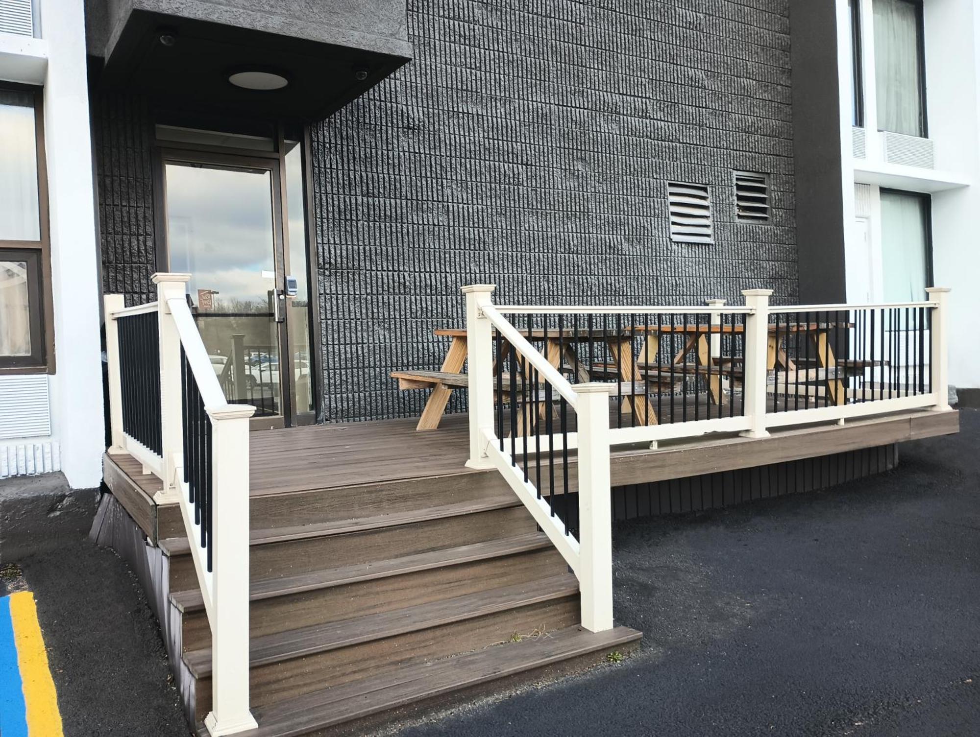 Baymont By Wyndham Johnson City/Binghamton Buitenkant foto