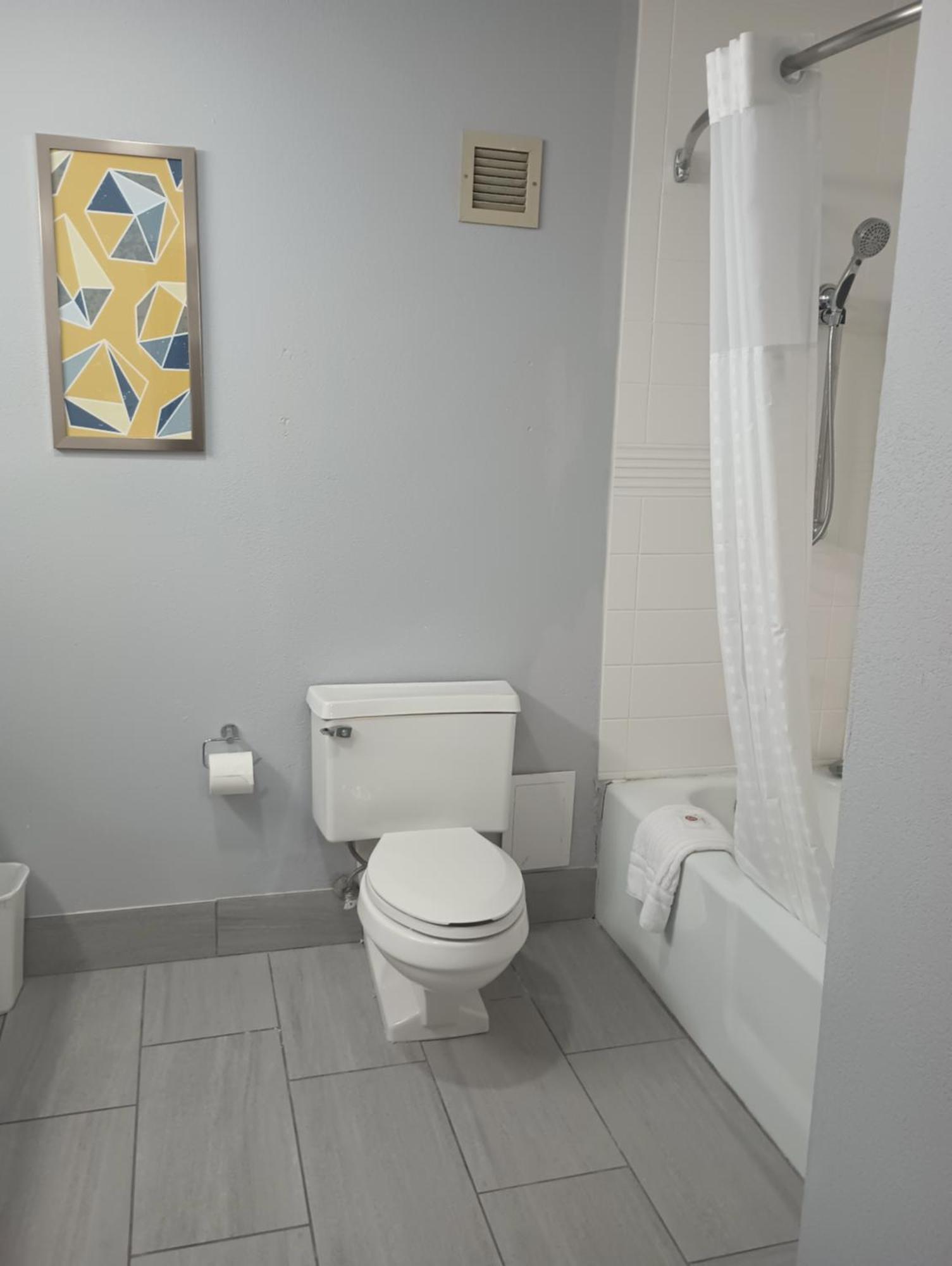 Baymont By Wyndham Johnson City/Binghamton Buitenkant foto
